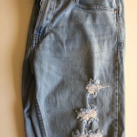 Bullhead Denim Ripped Jeans - Picture 6 of 6